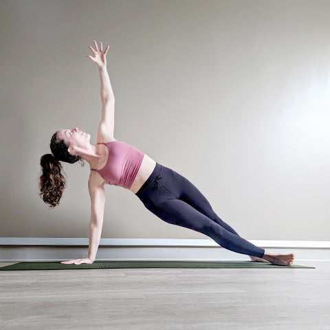 yoga-poses-for-core-strength-exercise-side-plank_480x480